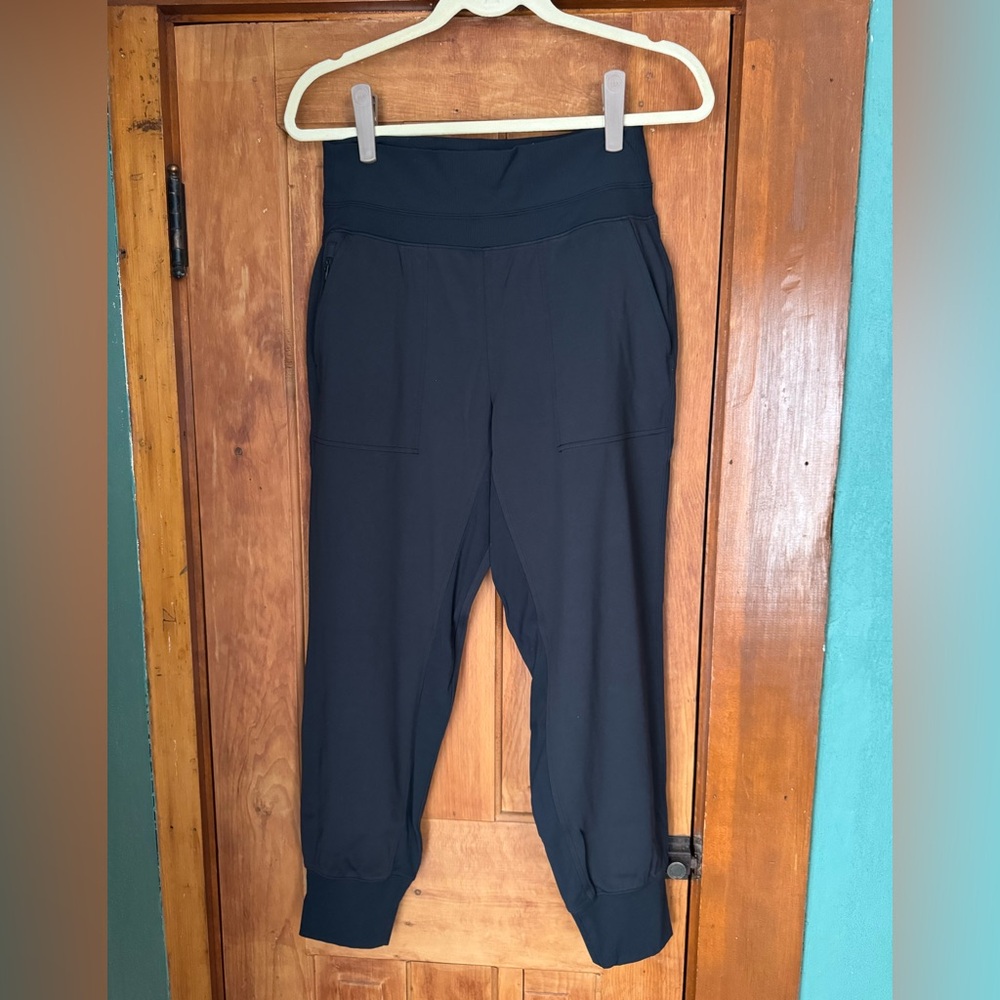 Athleta Venice Jogger in Black